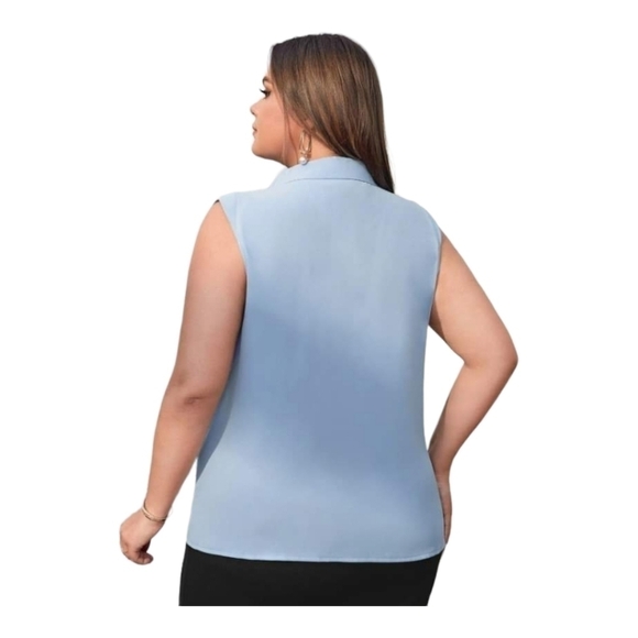 EMERY ROSE Plus Patched Pocket Button Front Sleeveless Shirt - Picture 3 of 5